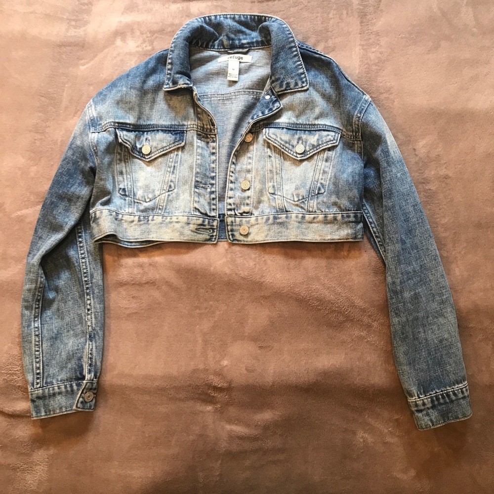 Cropped light denim jacket